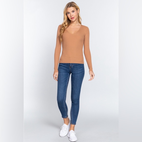 ACTIVE BASIC V-Neck Fitted Viscose Rib Knit Top - Picture 4 of 4